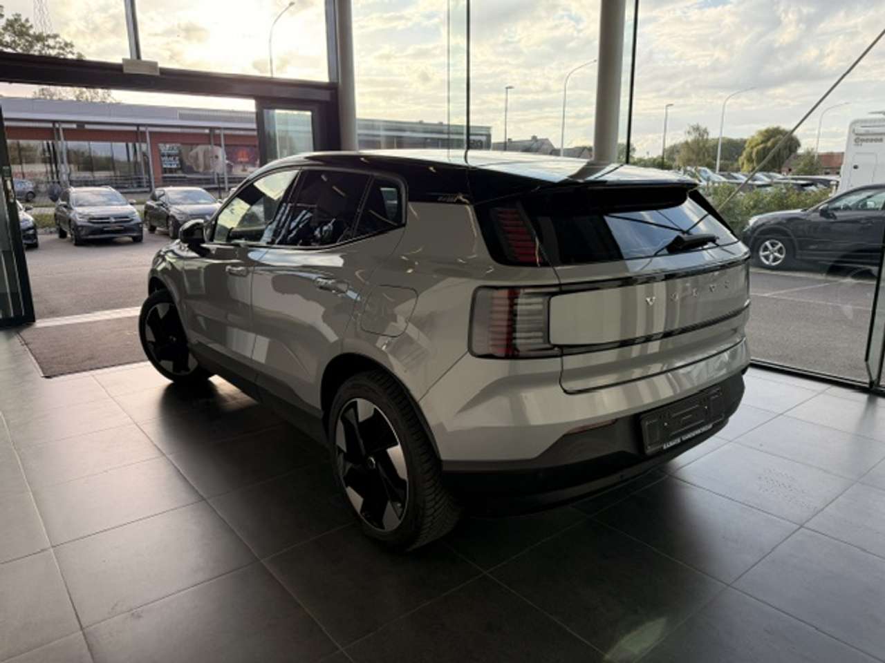 Volvo EX30 PLUS EXTENDED RANGE +TAL VAN OPTIES — foto 4 van 20