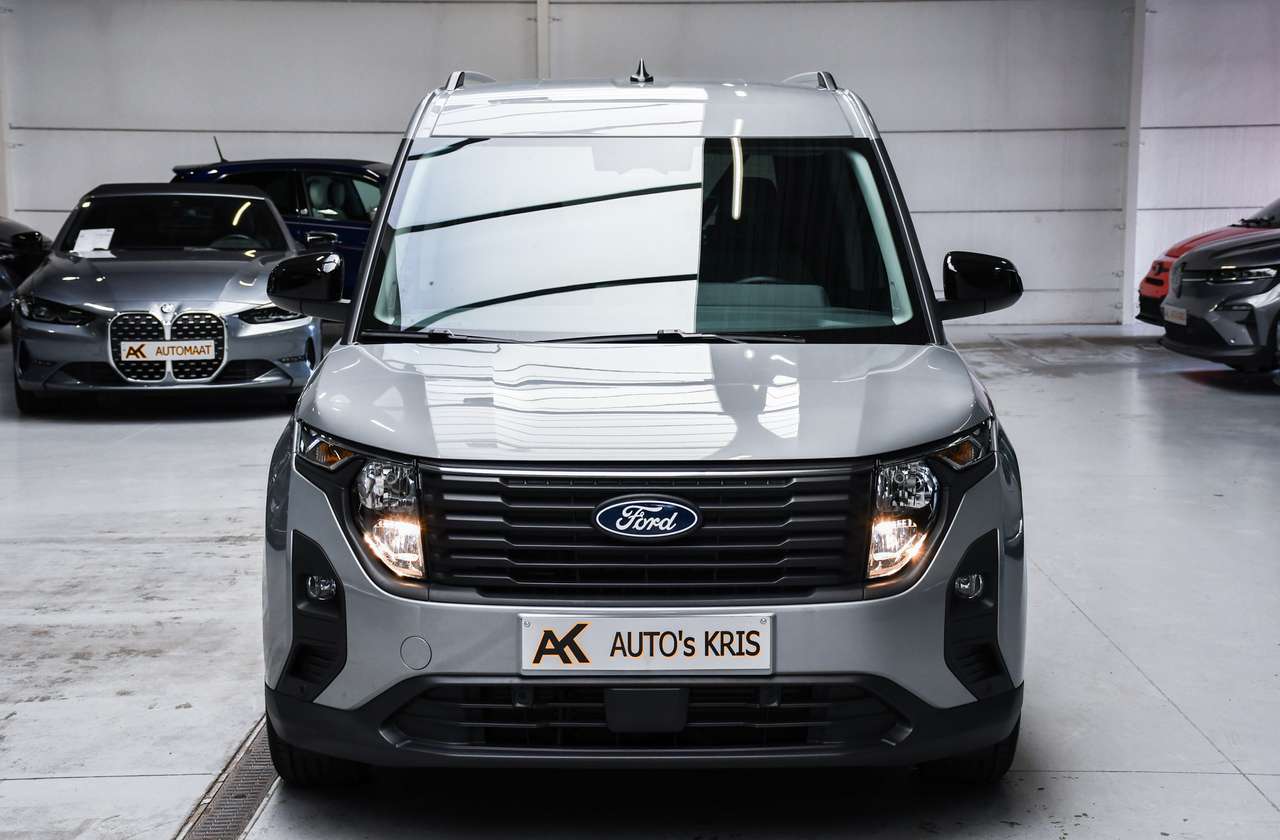 Ford Tourneo Courier Titanium 5pl - NAVI SMARTLINK / CAMERA / PDC / CC — foto 4 van 17