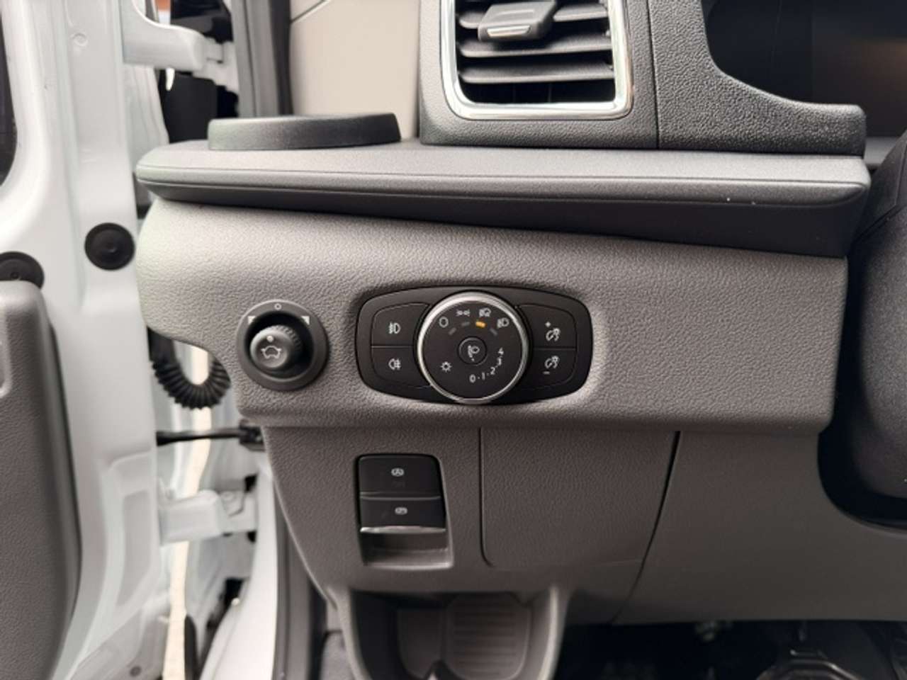 Ford Transit CHASSIS CABINE +LAADBAK 350L AUTOMAAT NIEUW 0KM 34900+BTW — foto 20 van 21