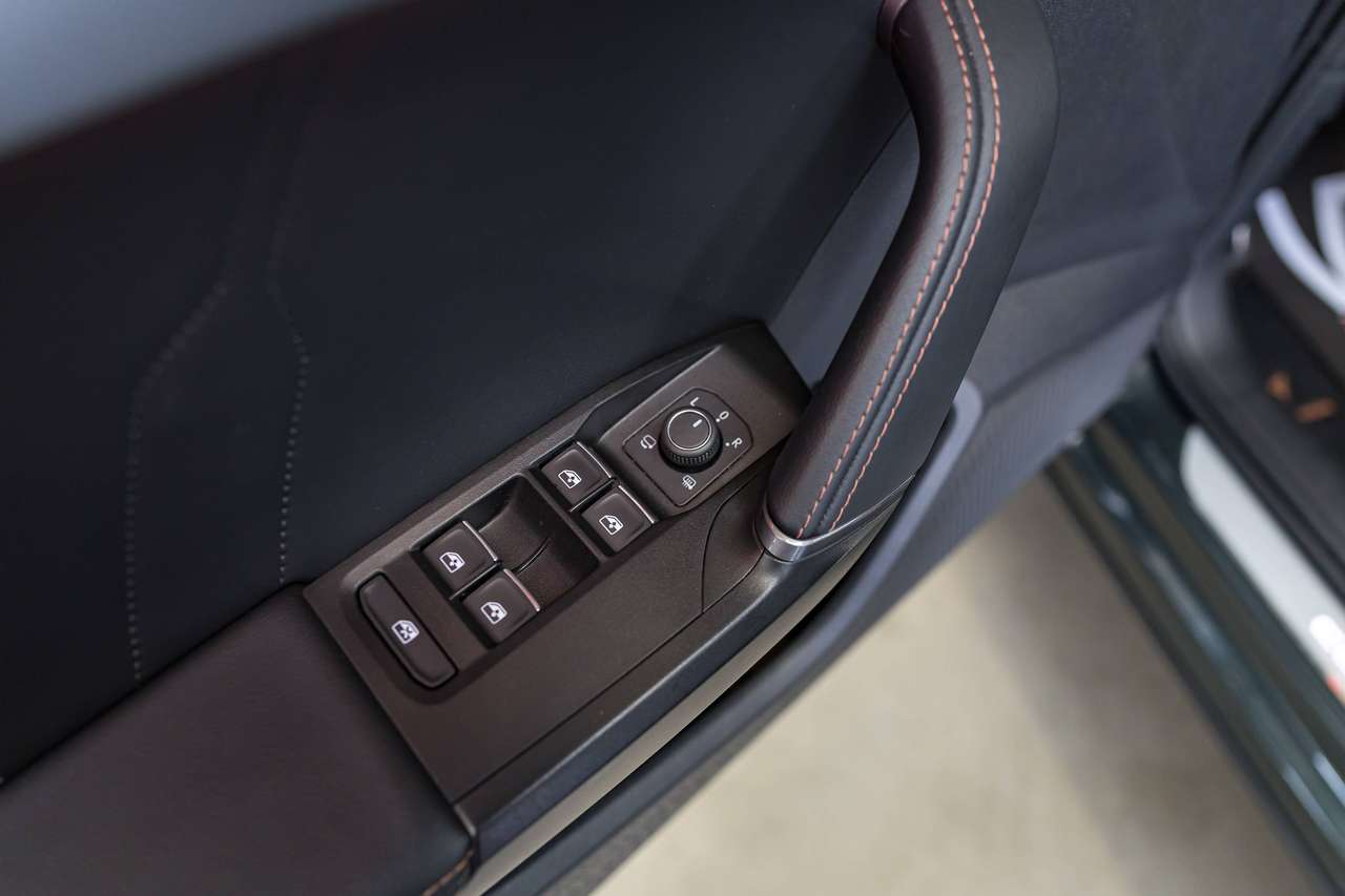 CUPRA Formentor GARANTIE|PHEV|PANO|SFEERVERL.|ZETELVERW.|KEYLESS|ACC|LA|CAMERA| — foto 20 van 25