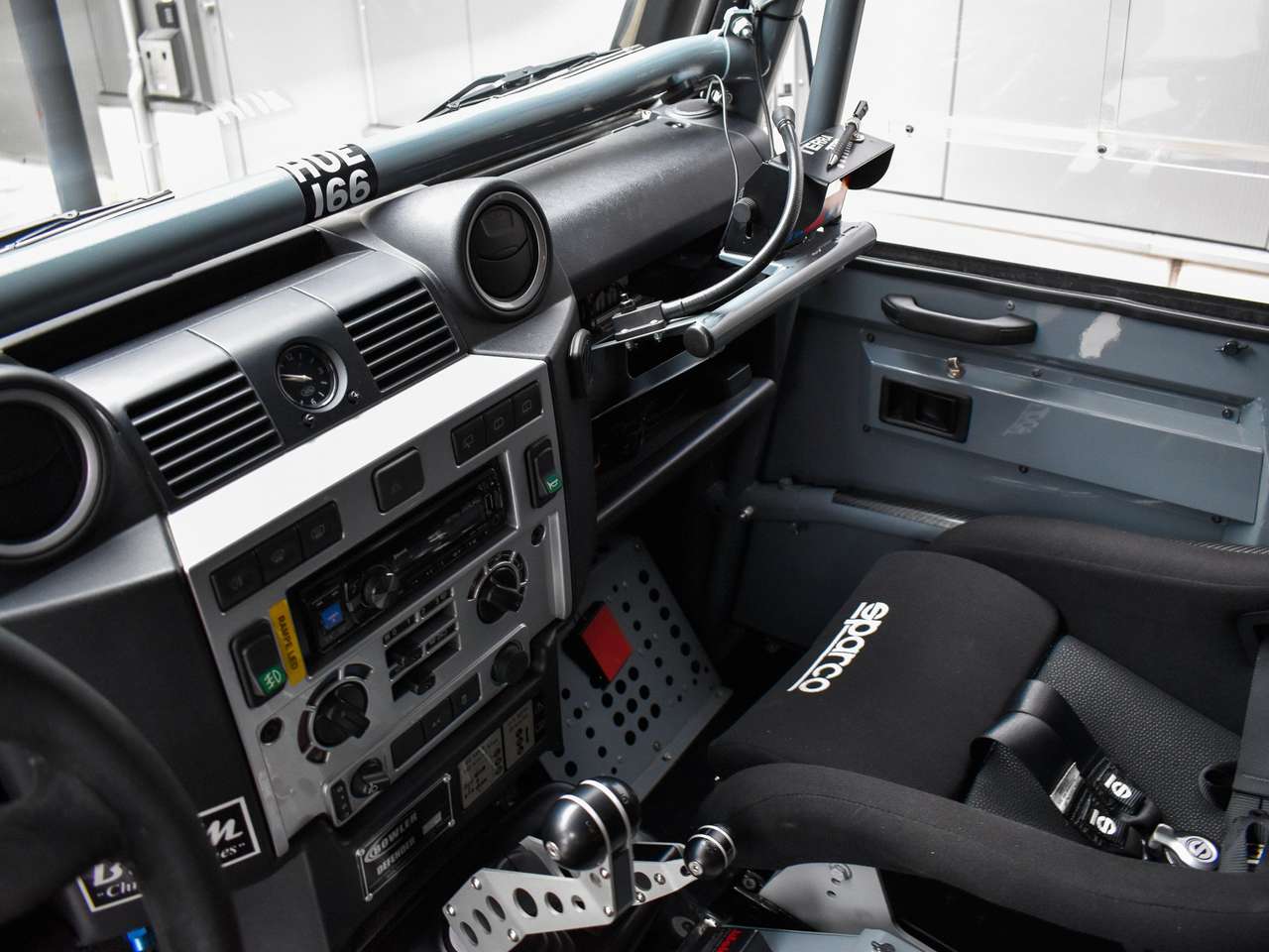 Land Rover Defender 90 / BOWLER CHALLENGE / Collectors Item — foto 23 van 25