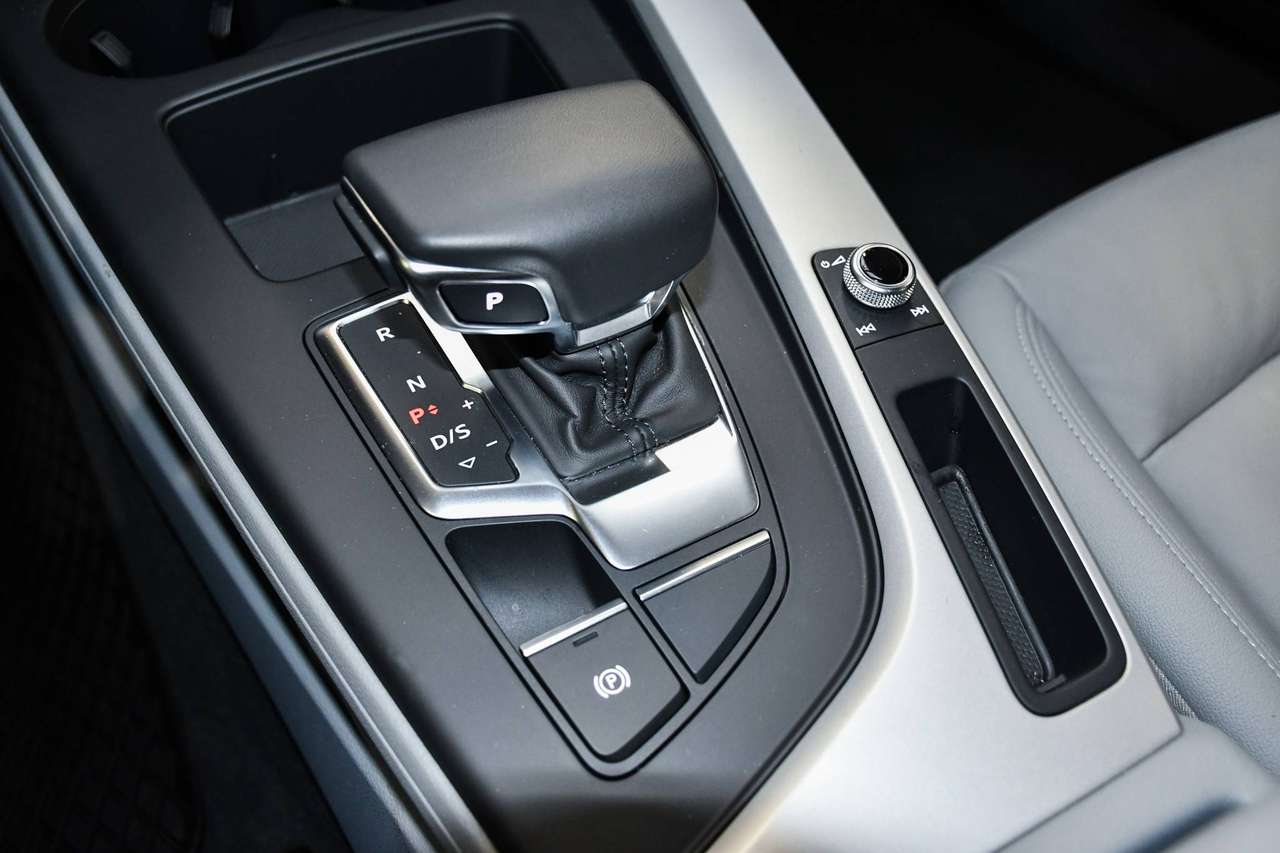 Audi A4 A4 Avant 35 TFSI S-Line S tronic - NAVIGATIE / CAMERA / SMARTLINK / ACC / BLIS / PDC — foto 18 van 22