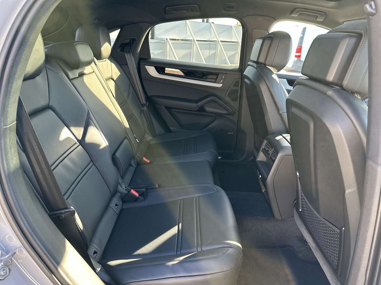 Porsche Cayenne coupé/E-Hybr NIEUW MODEL/36gr Co2/CATALOGUSPRIJS: 160.950 EURO - 10%/LUCHTV/LED — foto 9 van 16