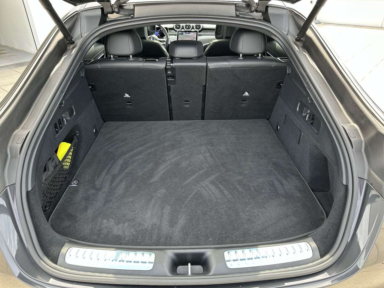 Mercedes-Benz GLC 200 Coupé AMG Line Pano dak Trekhaak  Air Body Control 20" FULL FULL OPTION!!! — foto 12 van 18