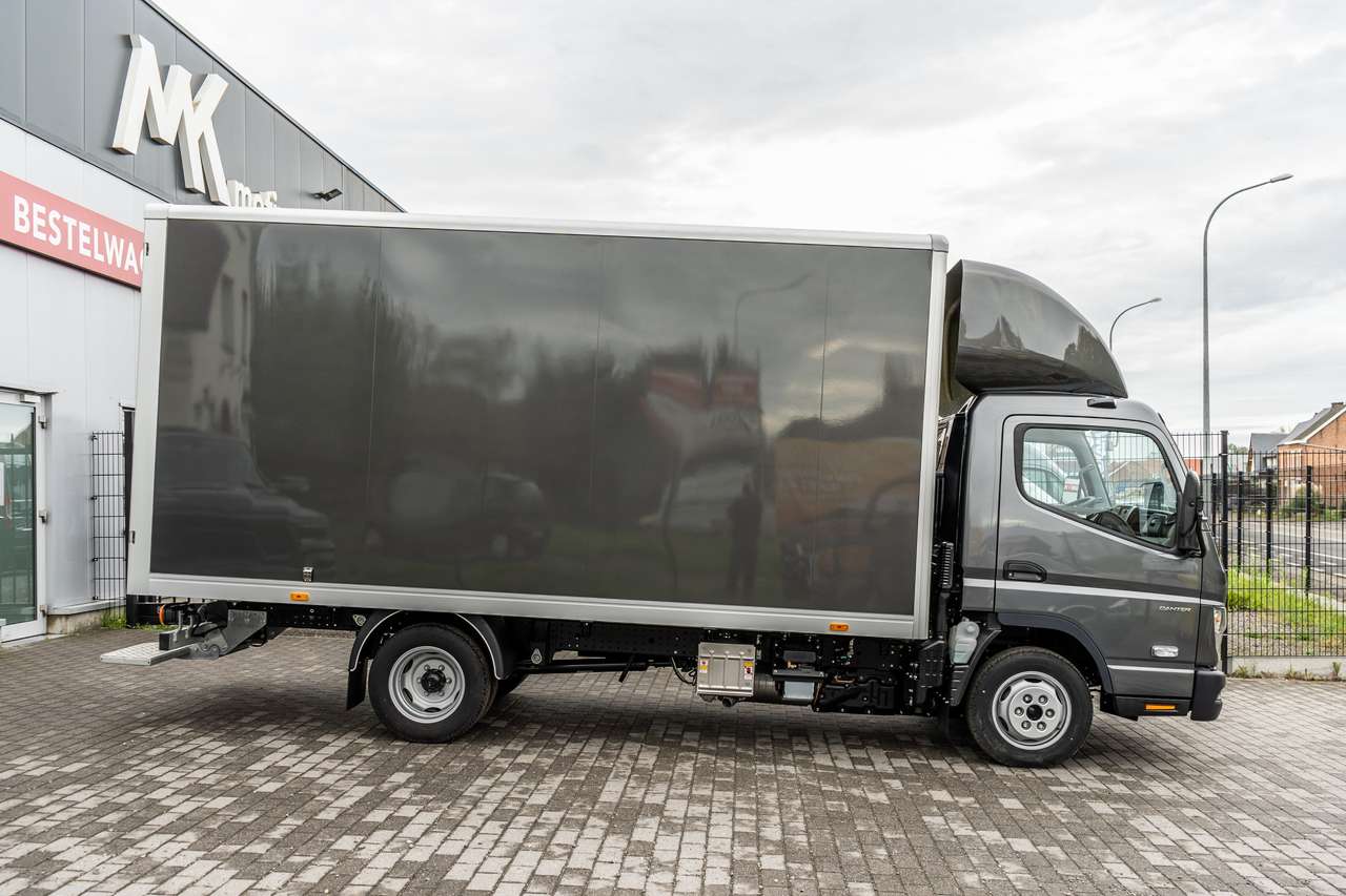 Mitsubishi Canter Meubelbak - Automaat - Trekhaak 3500kg - 53.500ex — foto 2 van 15