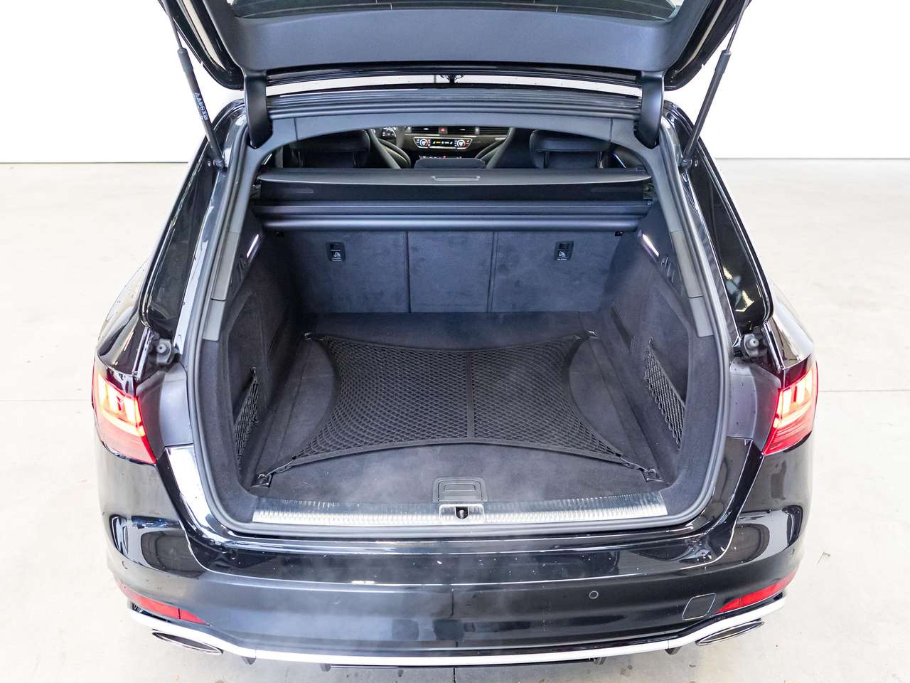 Audi RS4 QUATTRO|CERAMIC|CARBON|360°|B&O|PANO|ALCANTARA| — foto 14 van 25