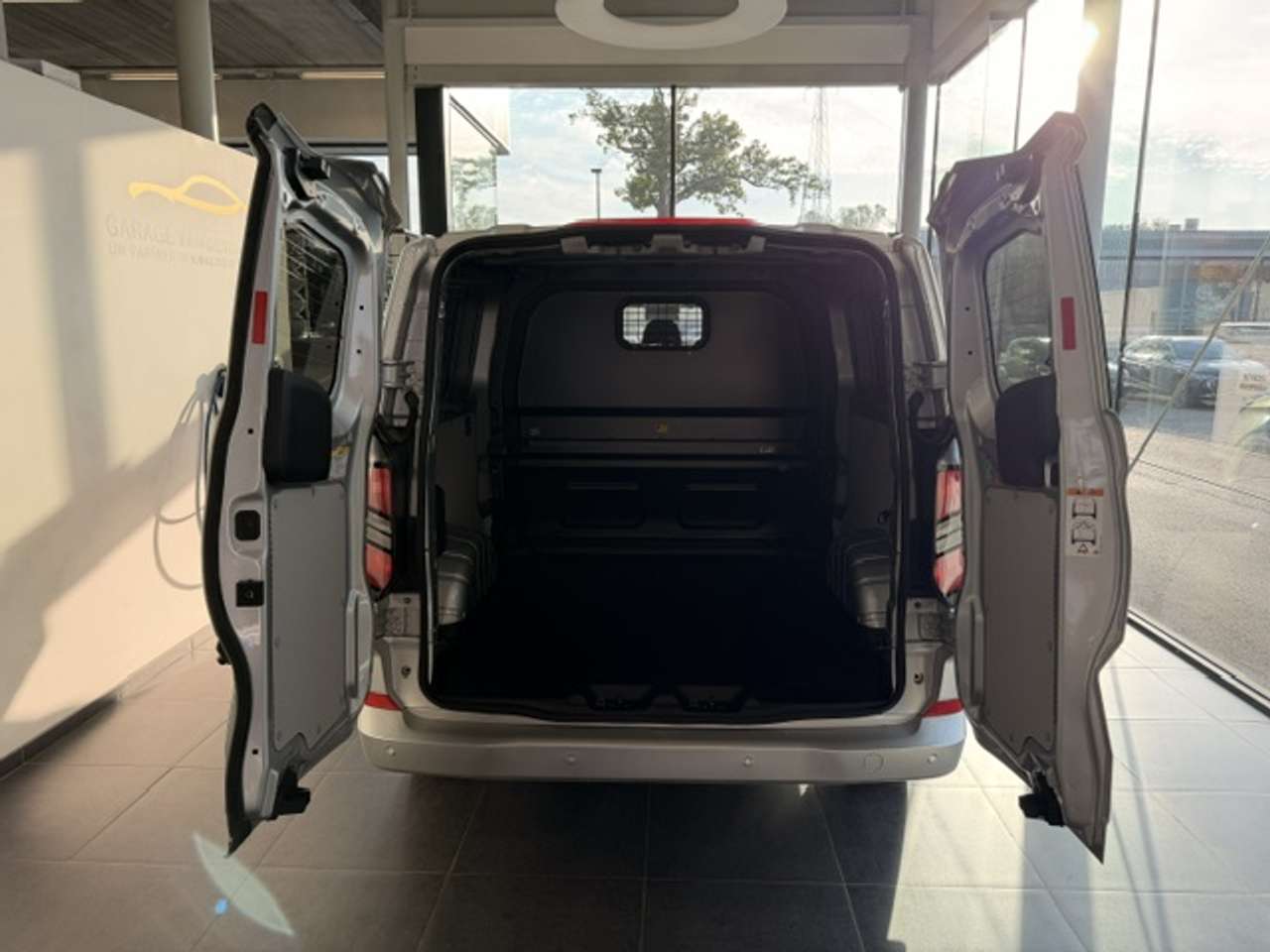 Ford Transit Custom MULTI-USE L2 LIMITED-AUTOMAAT-38800+BTW 5J WAARBORG — foto 8 van 24