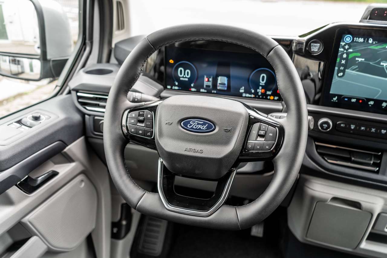 Ford Transit Custom 2.0TDCi Limited L2 5pl. - Trekhaak / 360° camera - 5j Warranty - 42.000ex — foto 16 van 20