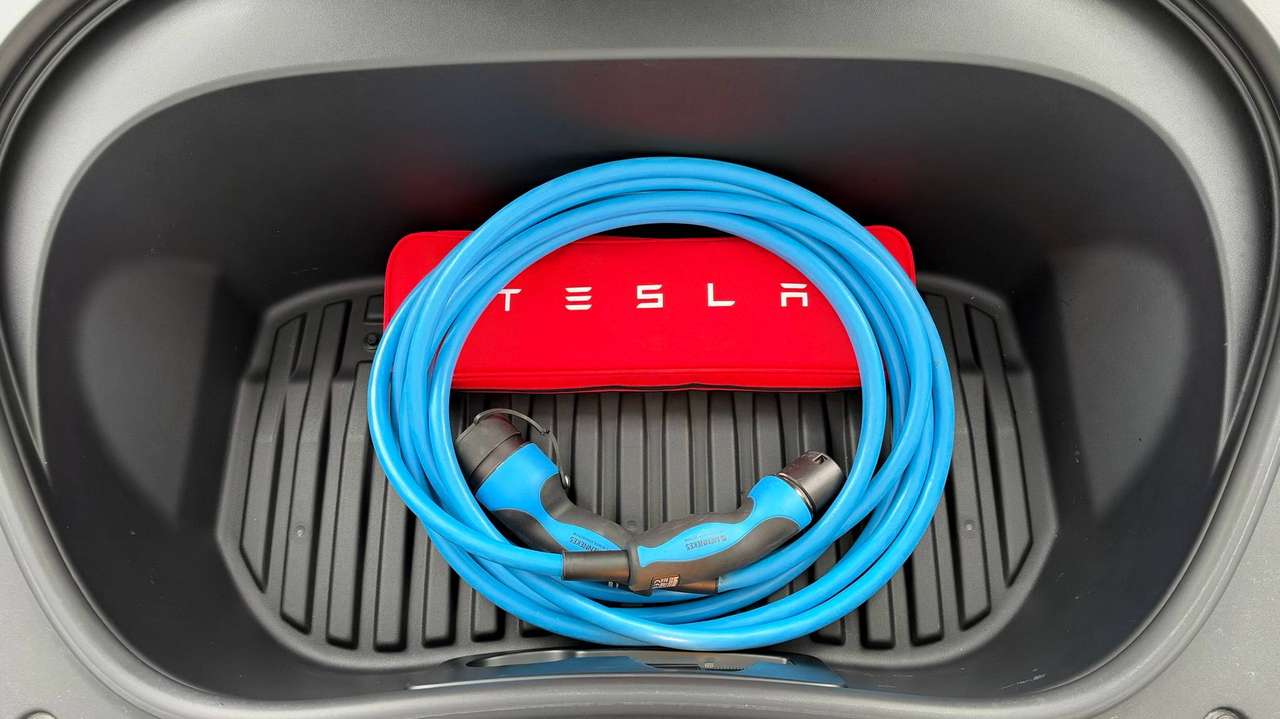 Tesla Model 3 RWD | Premium versie | Stealth Grey | 19" Nova velgen | HW4 — foto 18 van 25