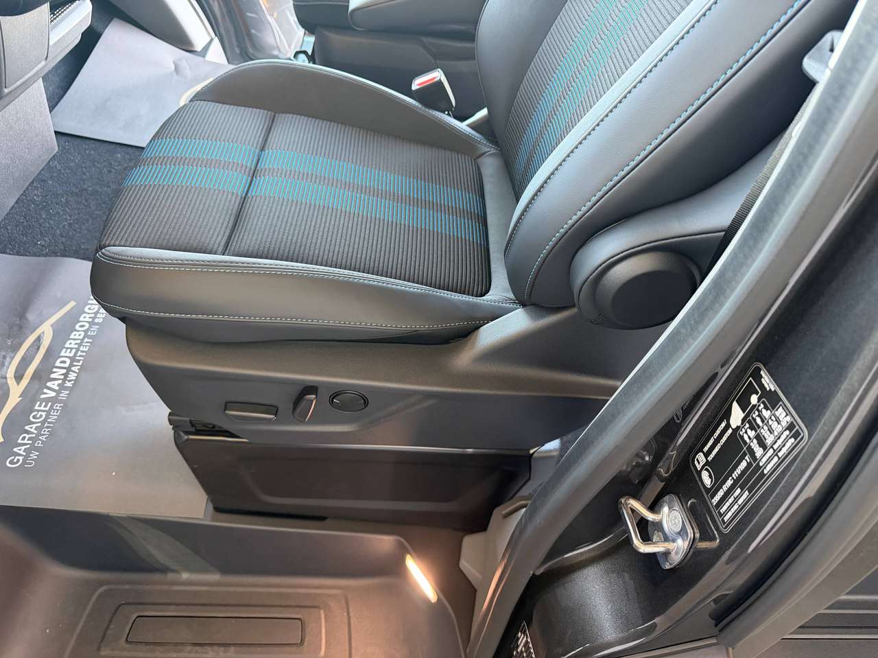 Ford Transit Custom MULTI-USE L2 SPORT PHEV 5 ZIT NIEUW OKM 45400+BTW — foto 12 van 21