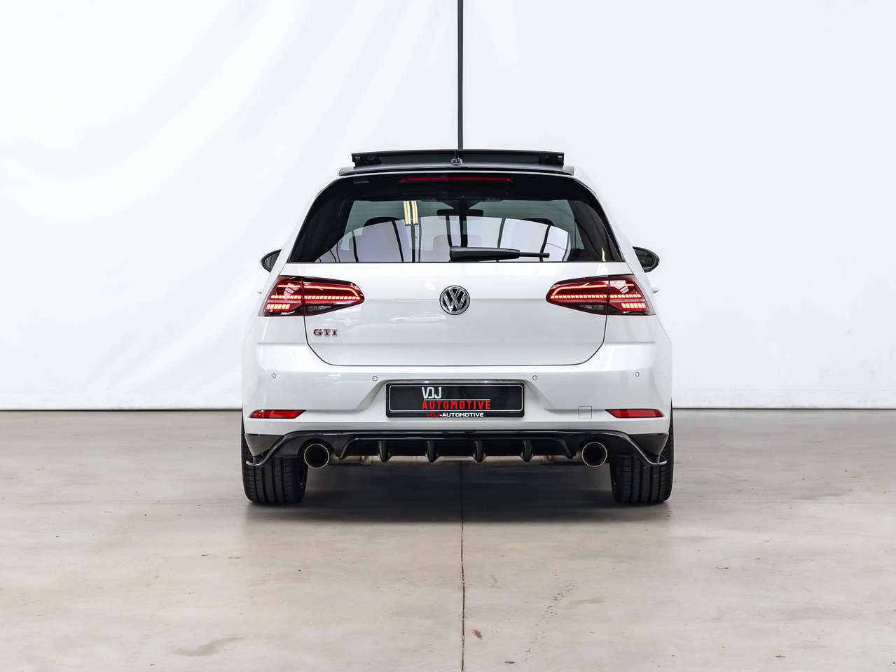 Volkswagen Golf GTI TCR|VOORKANT PPF BESCHERMD|AKRAPOVIC|PANO|CARBON|DYN-AUDIO-SYSTEEM|CAMERA|ZETELVERW.|ACC|LA|GARANTIE| — foto 4 van 25