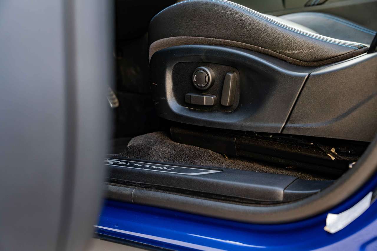 Jaguar E-Pace (2019) — foto 21