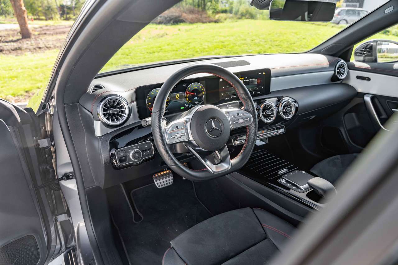 Mercedes-Benz CLA 250 (2022) — foto 18