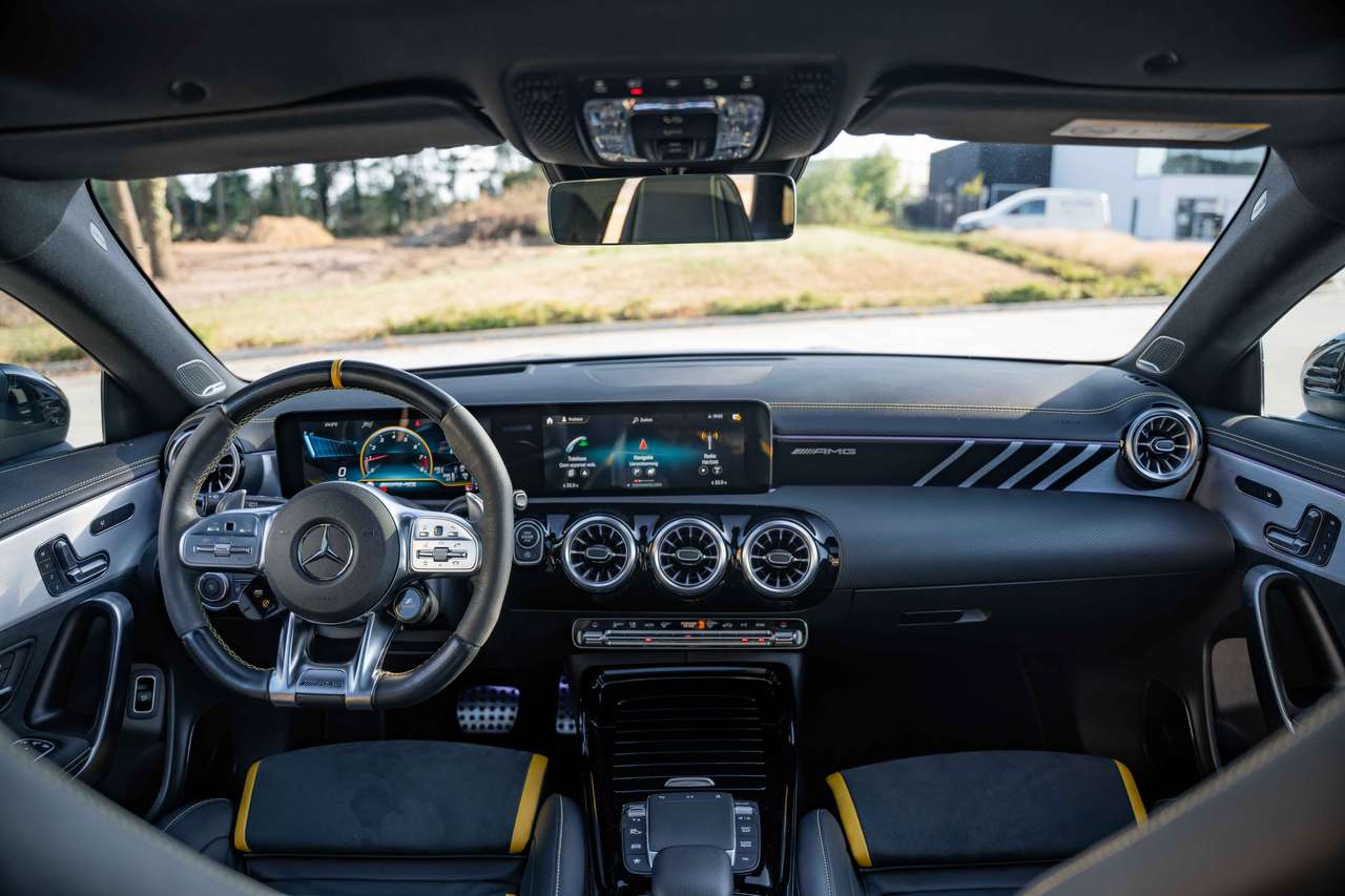 Mercedes-Benz CLA 45 AMG AMG*PANO*LED*BURMESTER*AMG SEAT*360 CAMERA* — foto 17 van 25