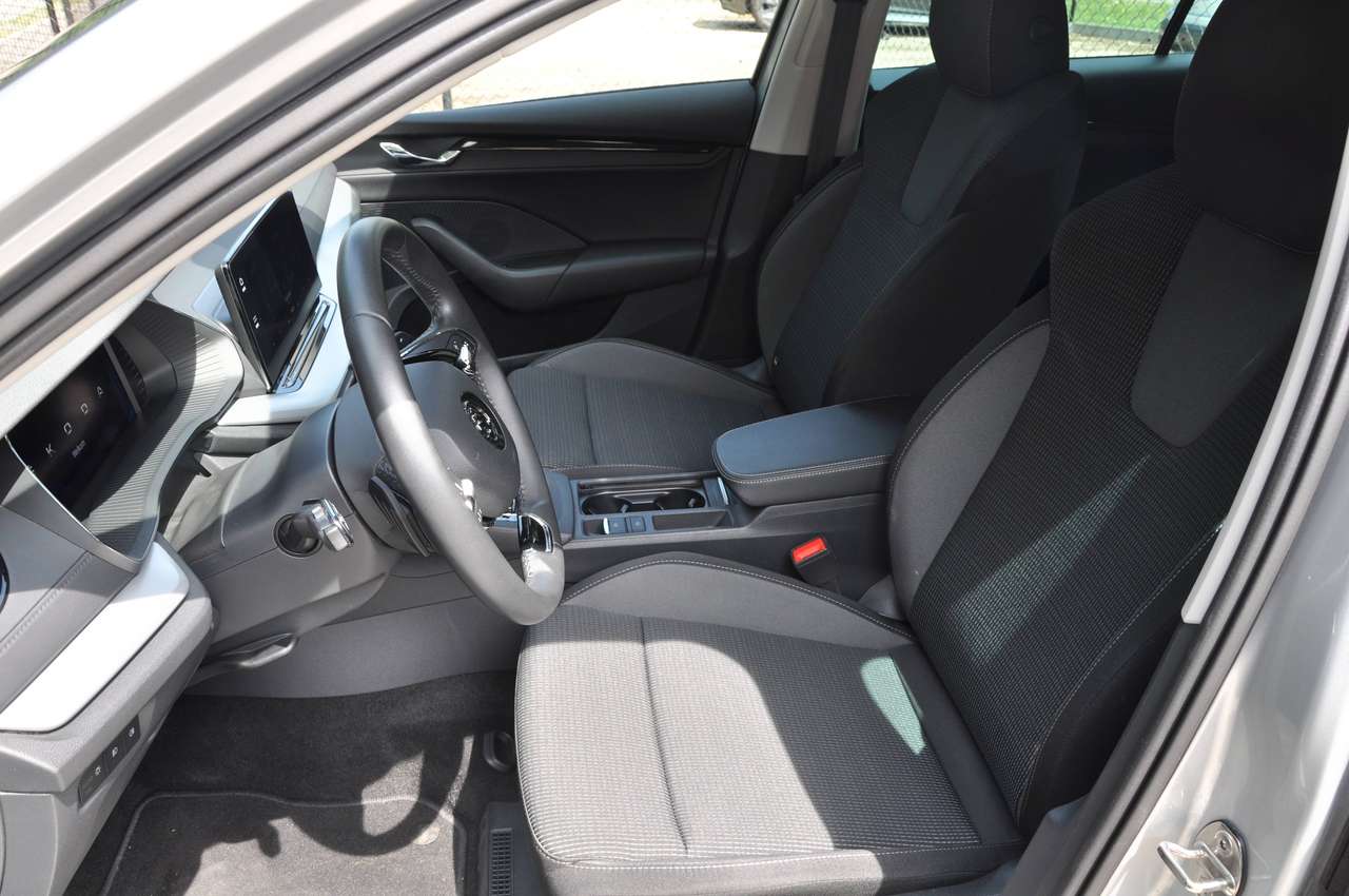 Skoda Octavia Combi "Break" CLEVER 1.0 TSI eTec - AUTOMAAT - MILD HYBRIDE -16.000 Km — foto 6 van 15