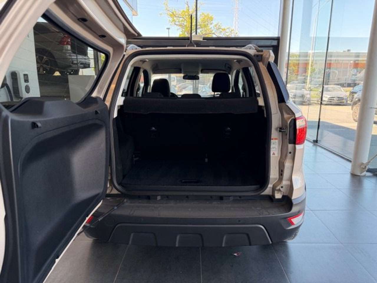 Ford EcoSport TREND BENZINE 76000KM — foto 7 van 20