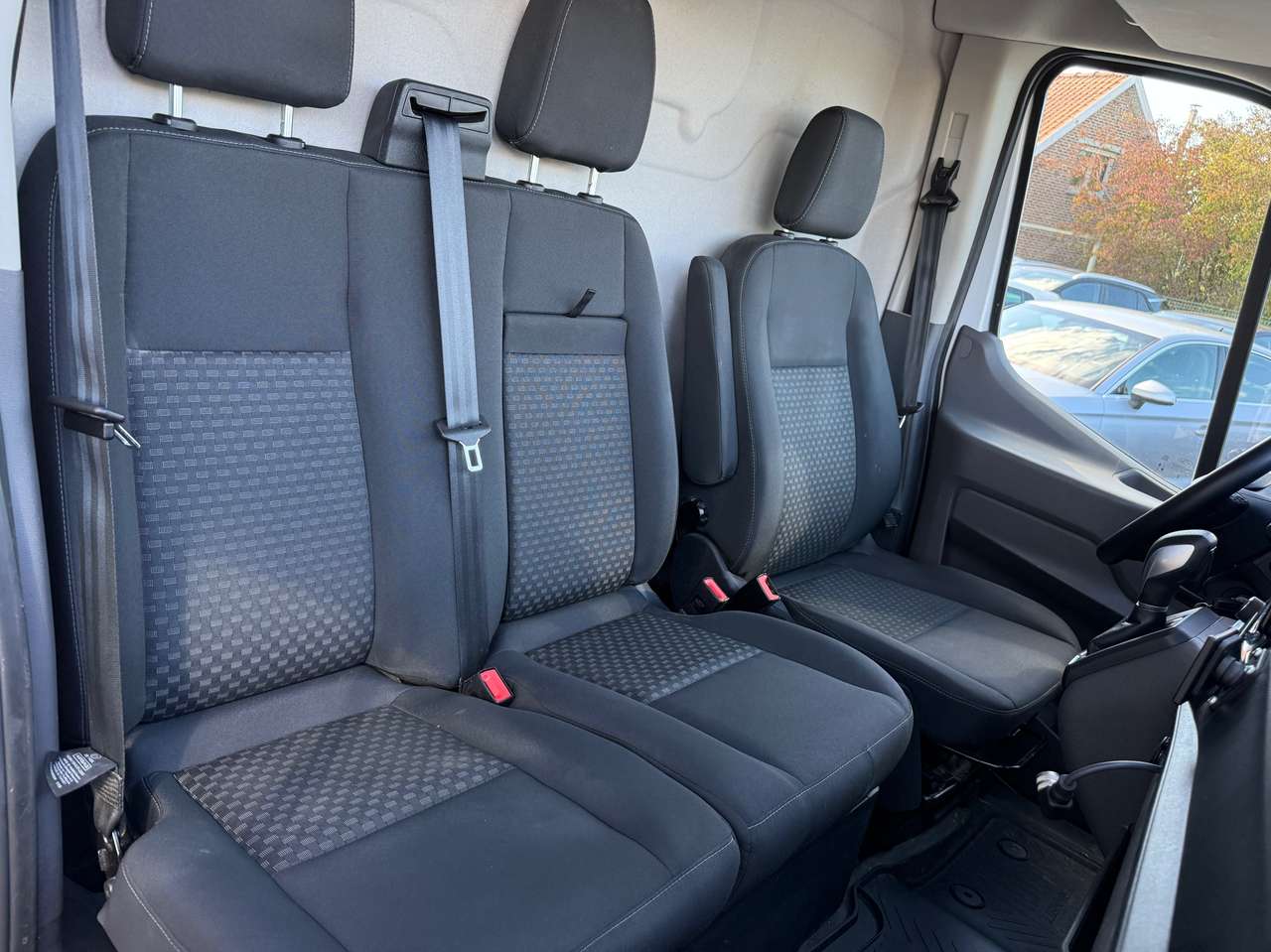 Ford Transit 2.0 TDCi L2H2 Automatic Camera Apple CarPlay — foto 8 van 19