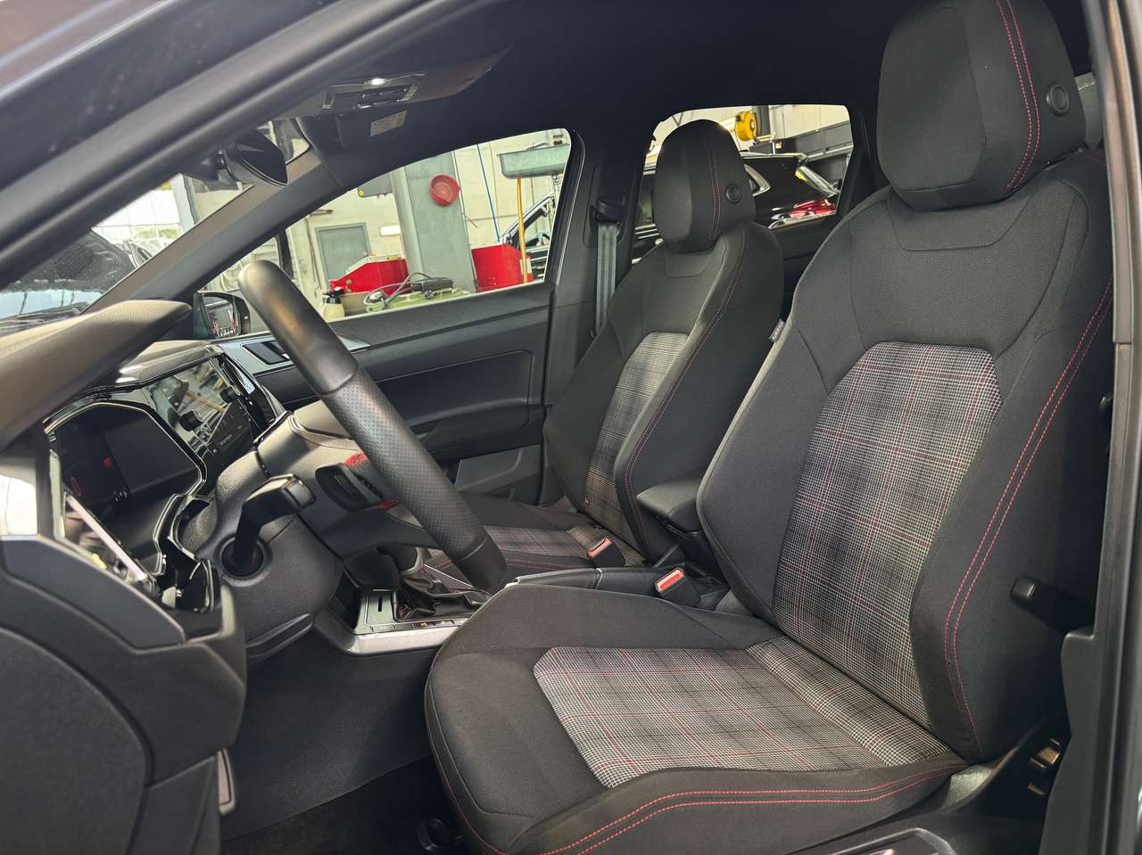 Volkswagen Polo GTI 2.0 TSI DSG — foto 6 van 20
