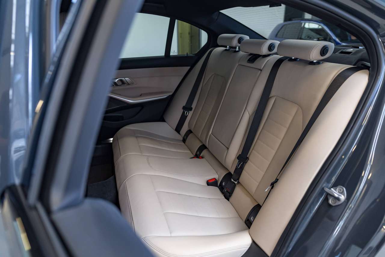 BMW 340 M340i|X-DRIVE|HEAD-UP|HARMAN-KARDON|KEYLESS|SFEERVERL.|ZETELVERW.|CC|LA|GARANTIE| — foto 18 van 25