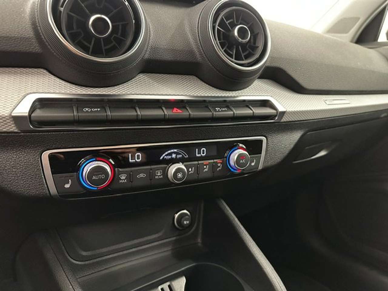 Audi Q2 S-LINE BENZINE AUTOMAAT 21000KM!!!!! — foto 17 van 17