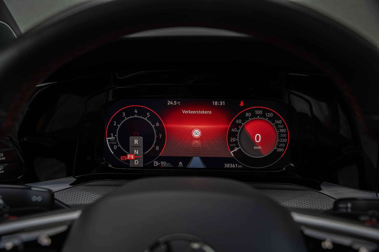 Volkswagen Golf GTI Clubsport PANO/AKRA/IQLIGHTS/H&K/HUD/MEMORY/CAMERA — foto 16 van 25