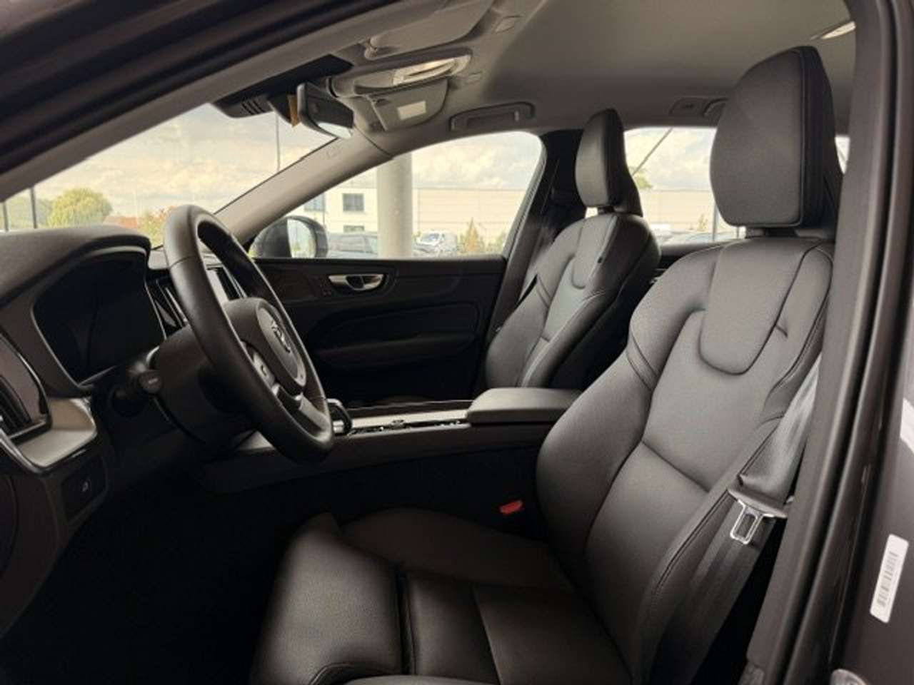 Volvo XC60 PLUS DARK B5  AWD AUTOMAAT +TAL VAN OPTIES — foto 10 van 22