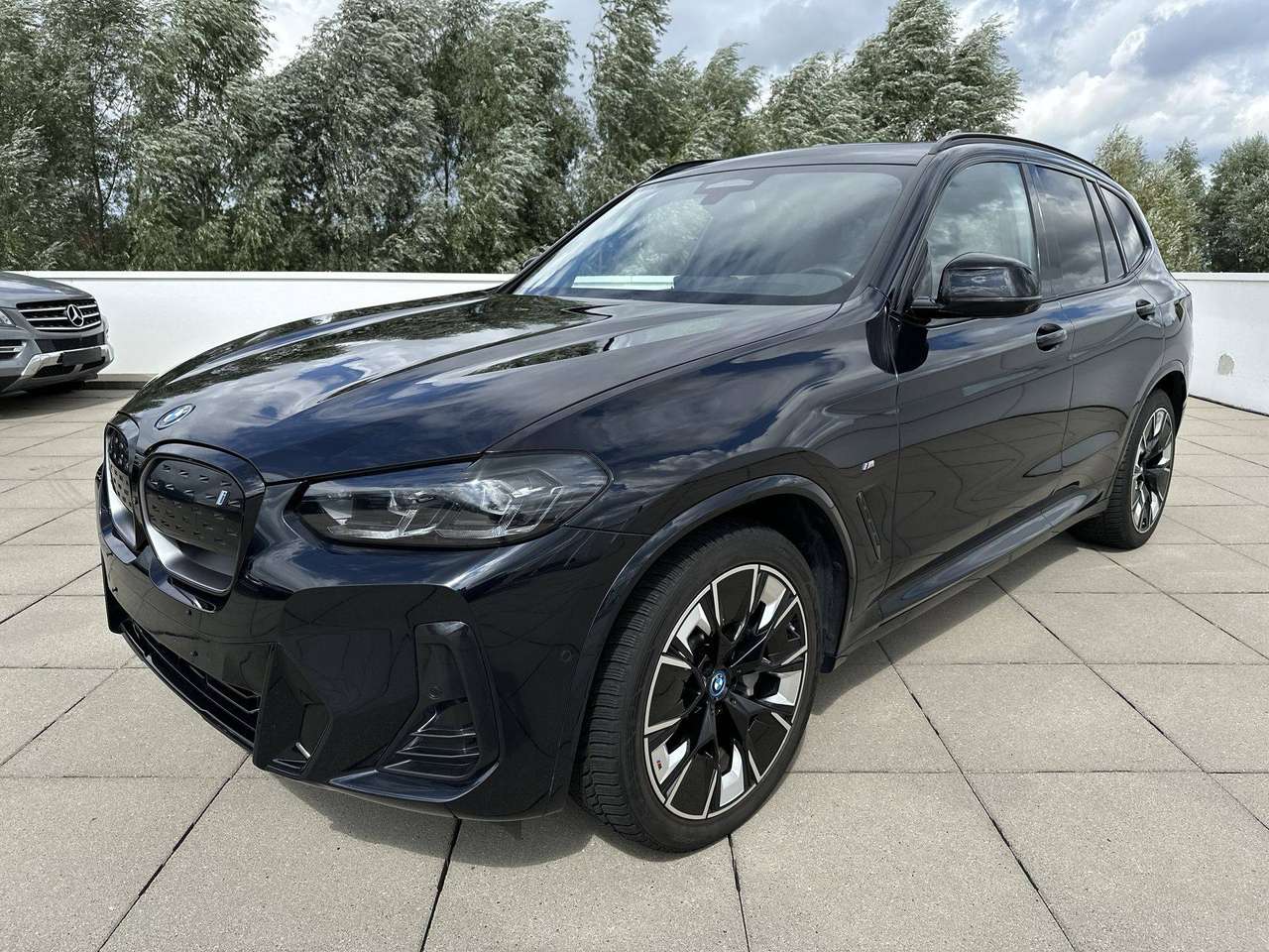 BMW iX3 iX3 80 kWh M-pakket Harman Kardon Driving Assist professional — foto 2 van 19