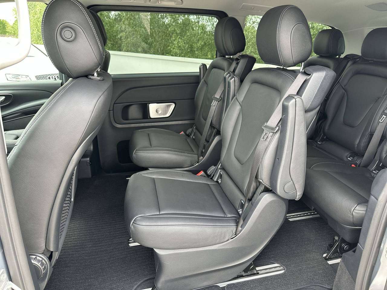 Mercedes-Benz V 300 benzine Style L2  Nieuw model Geheel lederen interieur Navi Burmester — foto 14 van 19
