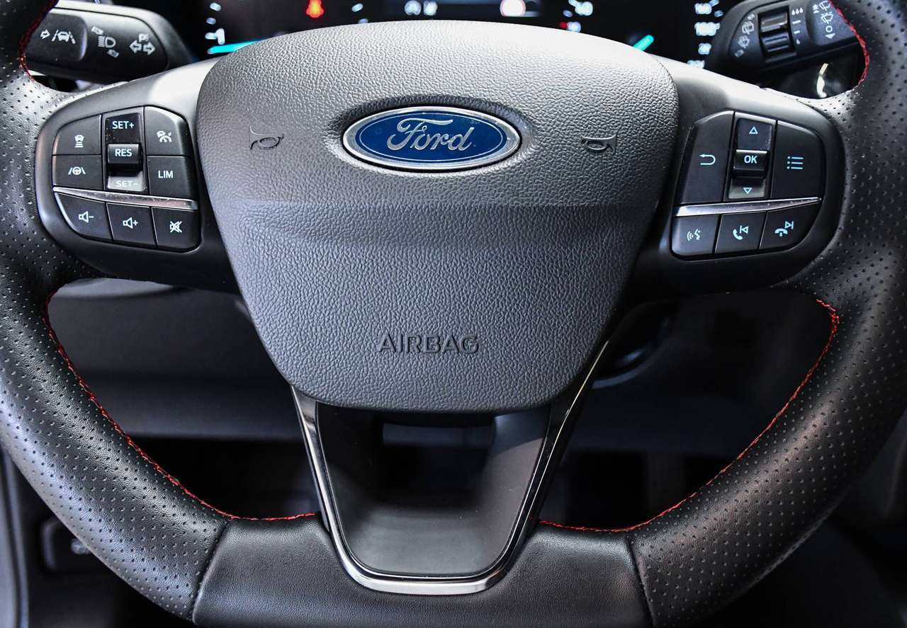 Ford Focus Focus 1.5 EcoBlue ST-Line X Automaat - NAVIGATIE / CAMERA / SMARTLINK / BLIS / ACC — foto 16 van 18