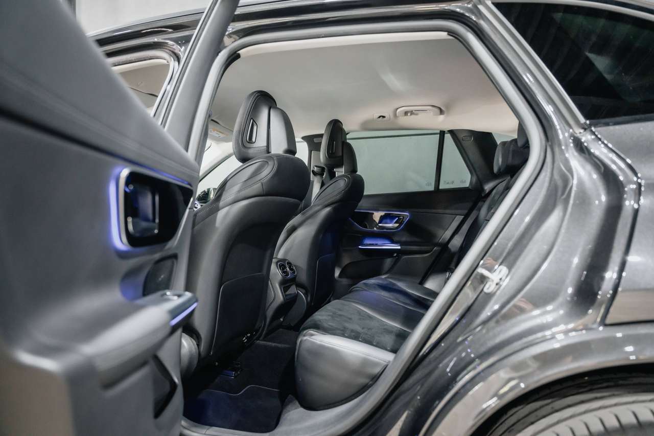 Mercedes-Benz GLC 300 (2023) — foto 24