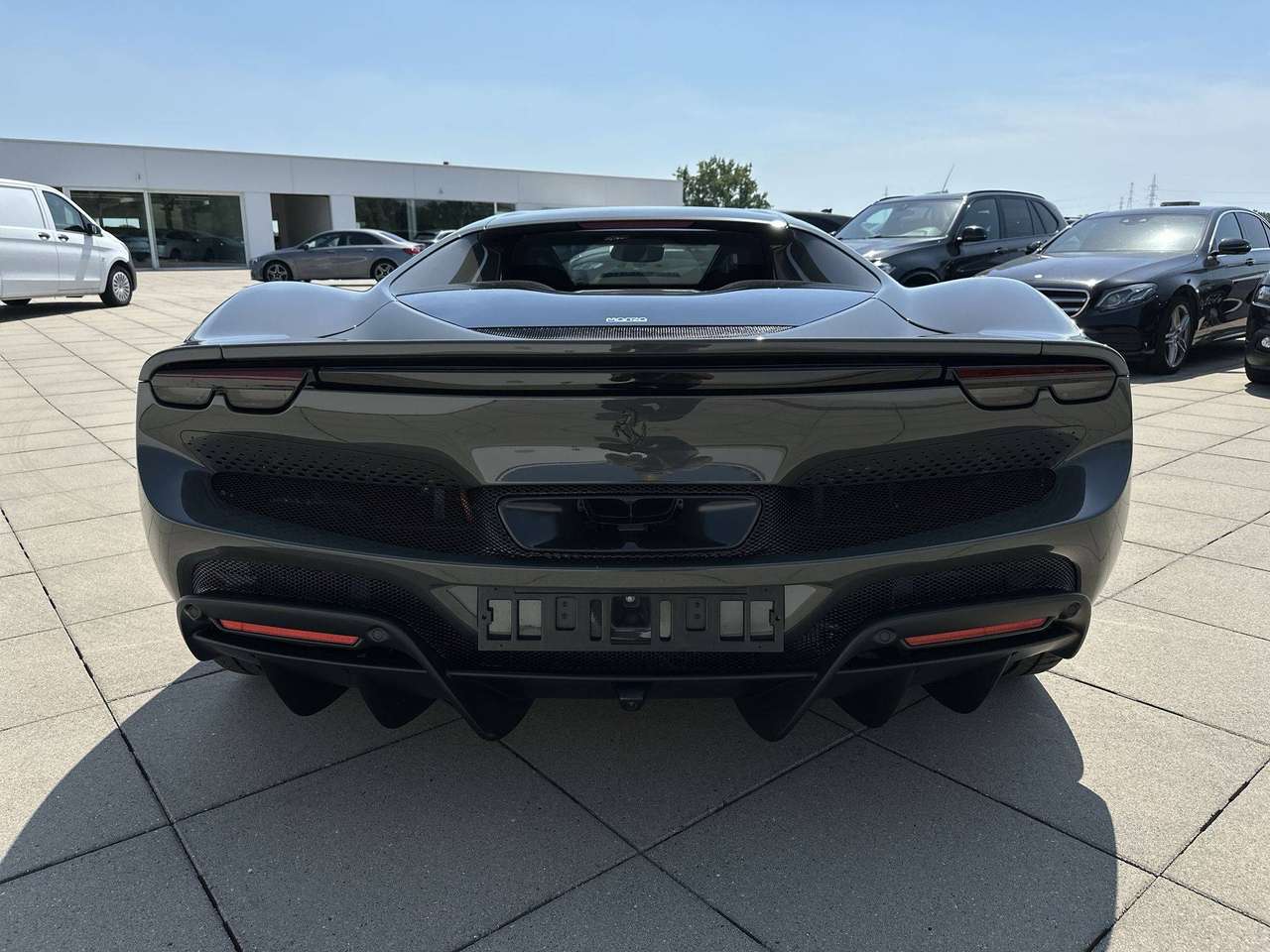Ferrari 296 GTB PHEV 3.0 V6 DCT — foto 8 van 18