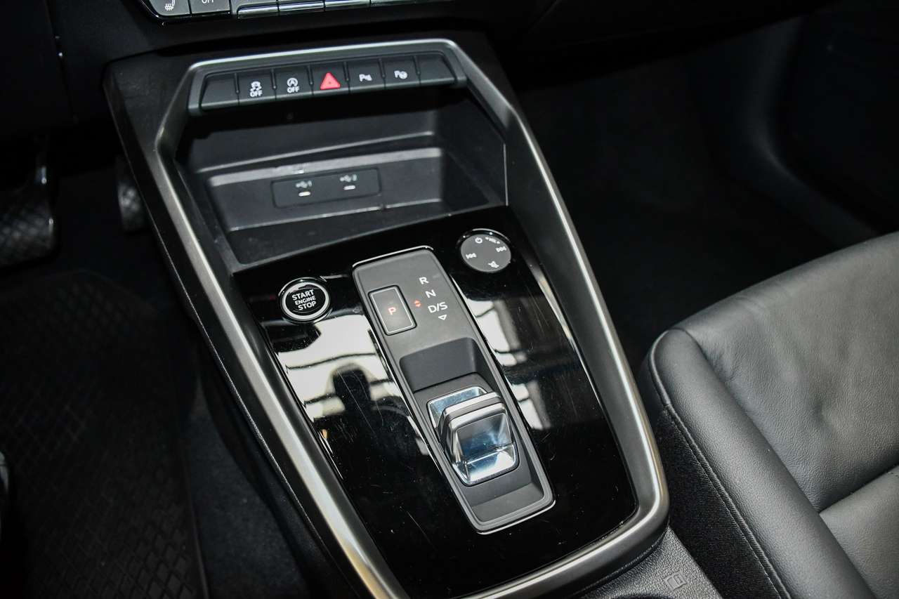Audi A3 A3 Business Automaat - LEDER / NAVI / SMARTLINK — foto 14 van 18