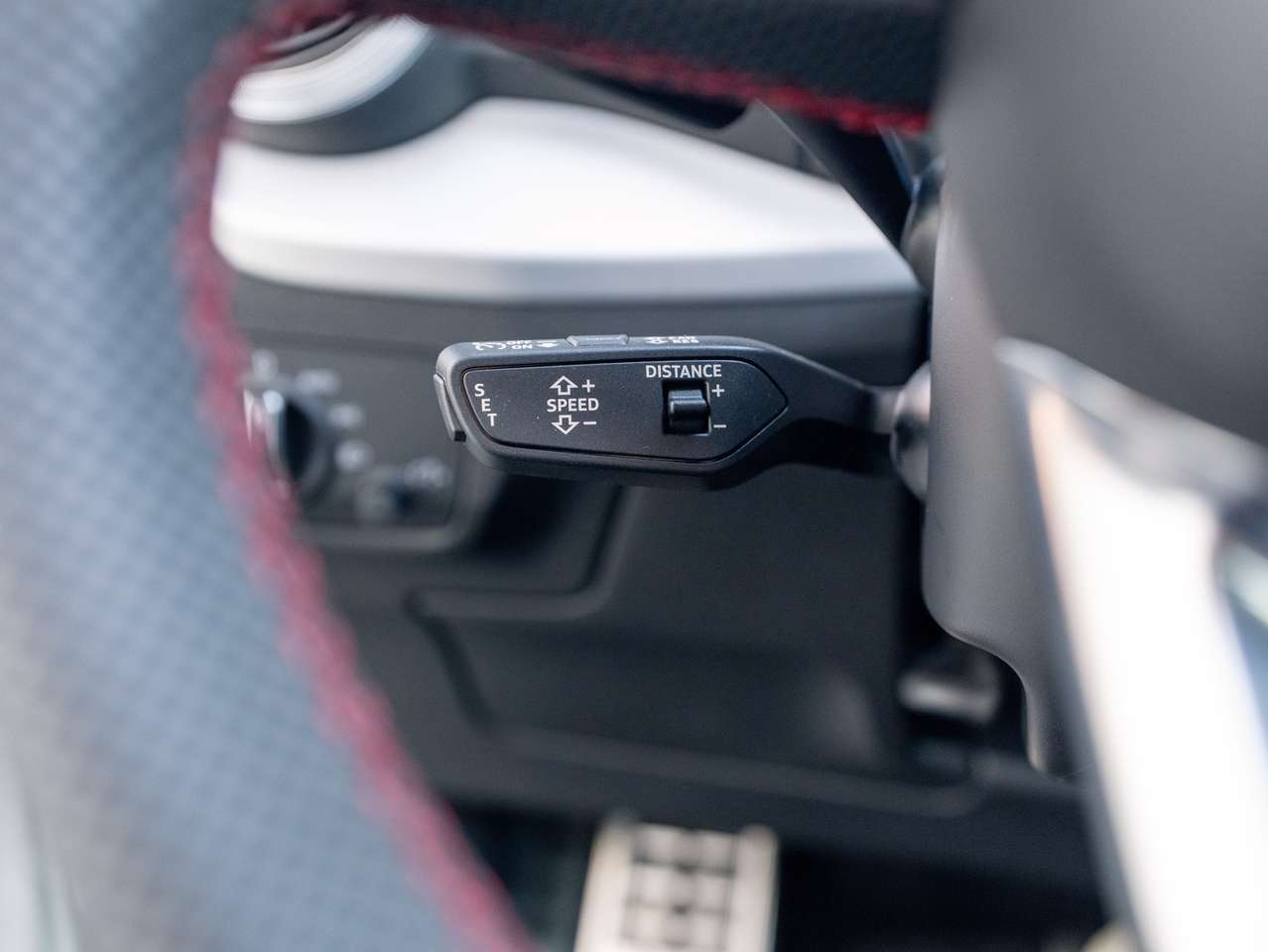 Audi SQ2 SQ2 - PANO/CAMERA/KEYLESS/MATRIX LED/APPLE CARPLAY/ACC/ZETELVERWARMING/ELEKTRISCHE KOFFER/GARANTIE 09.2029 — foto 19 van 21