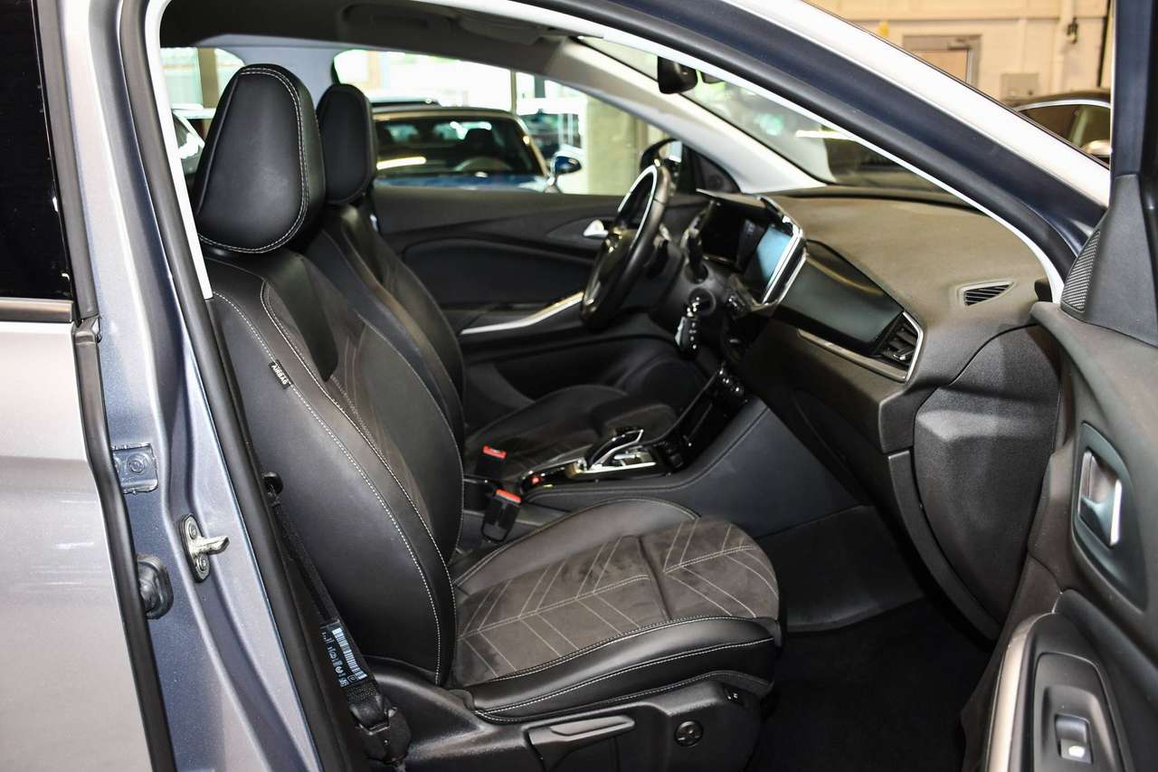 Opel Grandland 1.2 Turbo Black Edition - NAVIGATIE / SMARTLINK / ALCANTARA / PDC / CC — foto 6 van 19