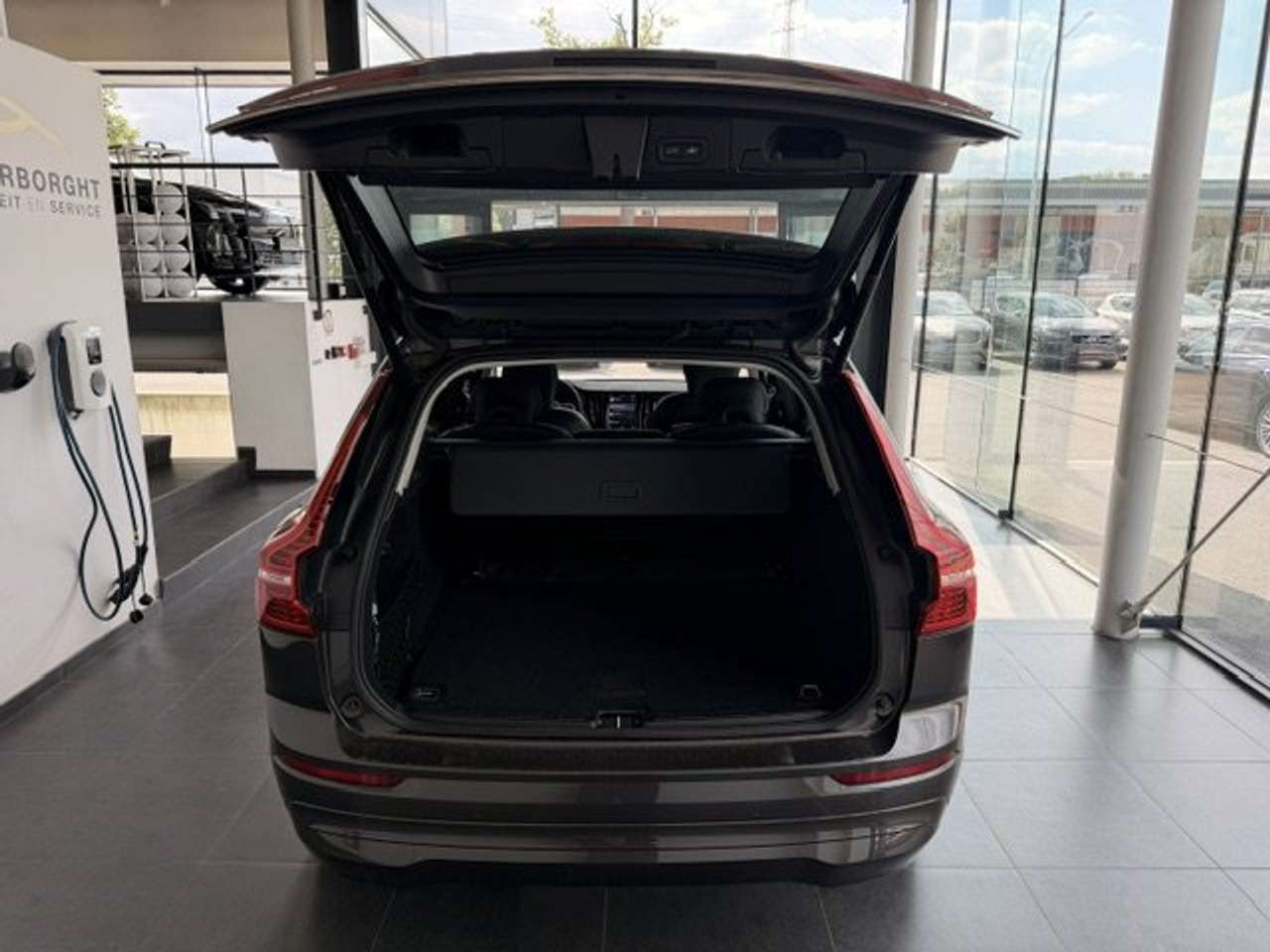 Volvo XC60 PLUS DARK B5  AWD AUTOMAAT +TAL VAN OPTIES — foto 7 van 22