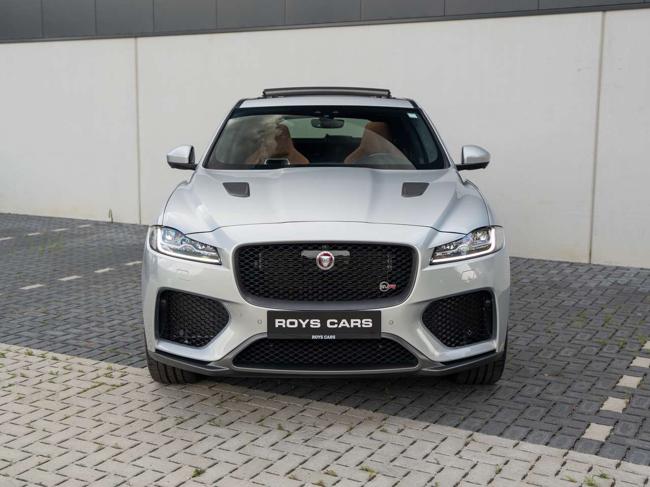 Jaguar F-Pace F-Pace SVR 5.0 V8 AWD LICHTE VRACHT/DEALER SERVICED/PRE OPF/1ST BE OWNER — foto 2 van 25