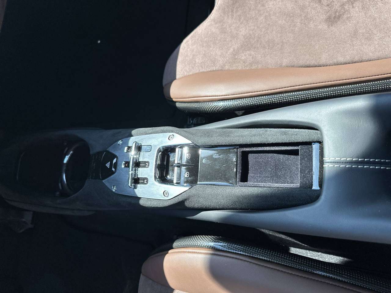 Ferrari 296 GTB PHEV 3.0 V6 DCT — foto 15 van 18