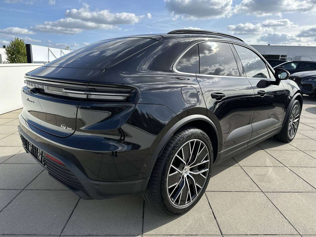 Porsche Macan 4 ELECTRIC catalogusprijs 118.504€ euro full full option!!! — foto 7 van 19