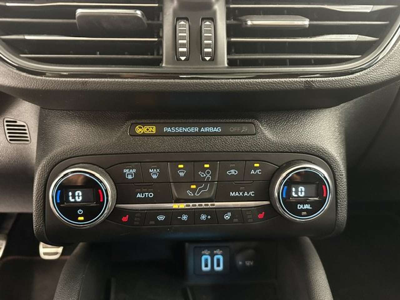 Ford Focus ST-LINE X 155PK BENZINE+OPEN DAK-SLECHTS 28000KM!!! — foto 11 van 17