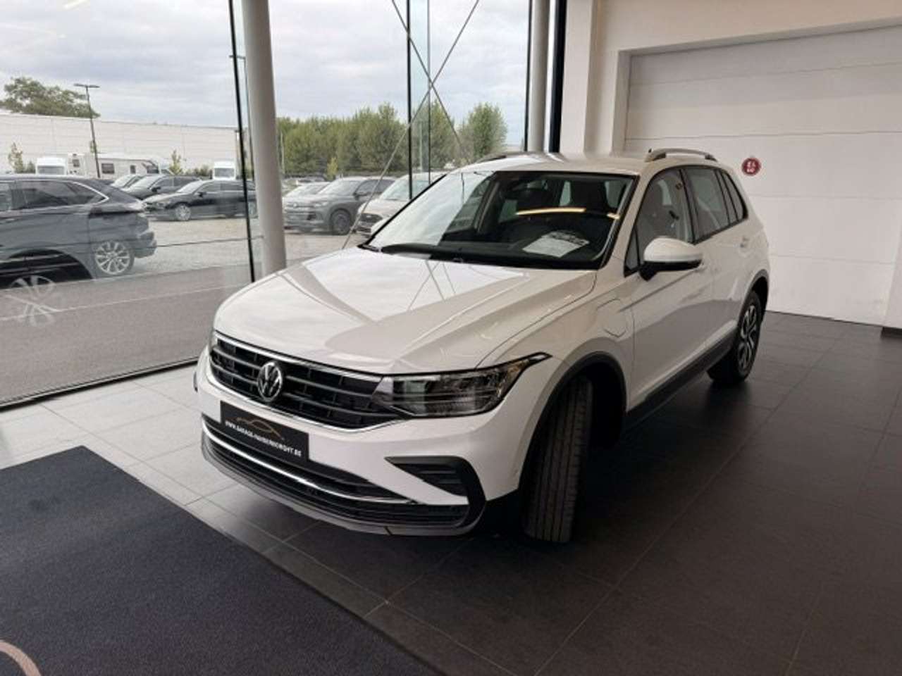 Volkswagen Tiguan LIFE ACTIVE PLUG-IN HYBRIDE AUTOMAAT  46000KM!!!! — foto 3 van 23