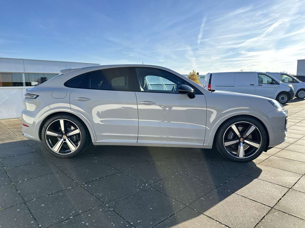 Porsche Cayenne coupé/E-Hybr NIEUW MODEL/36gr Co2/CATALOGUSPRIJS: 160.950 EURO - 10%/LUCHTV/LED — foto 2 van 16