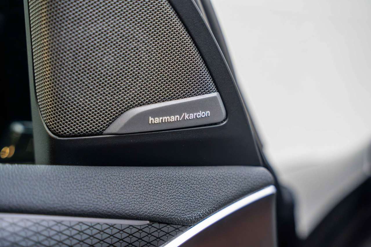 BMW X3 M Competition PANO/LED/HUD/H&K/ACC/360°/DISPLAY/TREKHAAK — foto 16 van 25