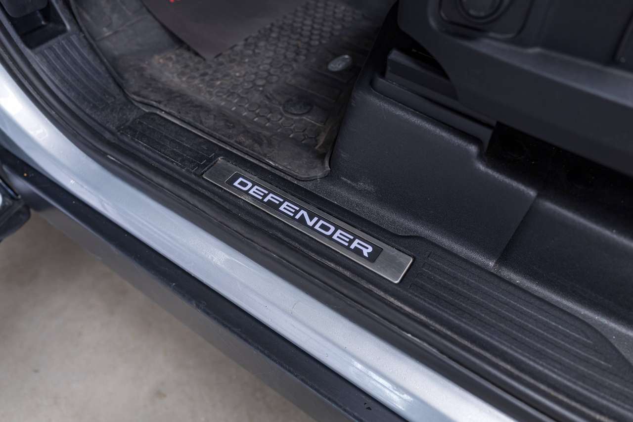 Land Rover Defender MHEV D300 X-Dynamic S|LUCHTVERING|PANO|AWD|360°|ZETEVERW.(v/a)|MINI-FRIDGE|KEYLESS|ACC|LA|GARANTIE| — foto 17 van 25