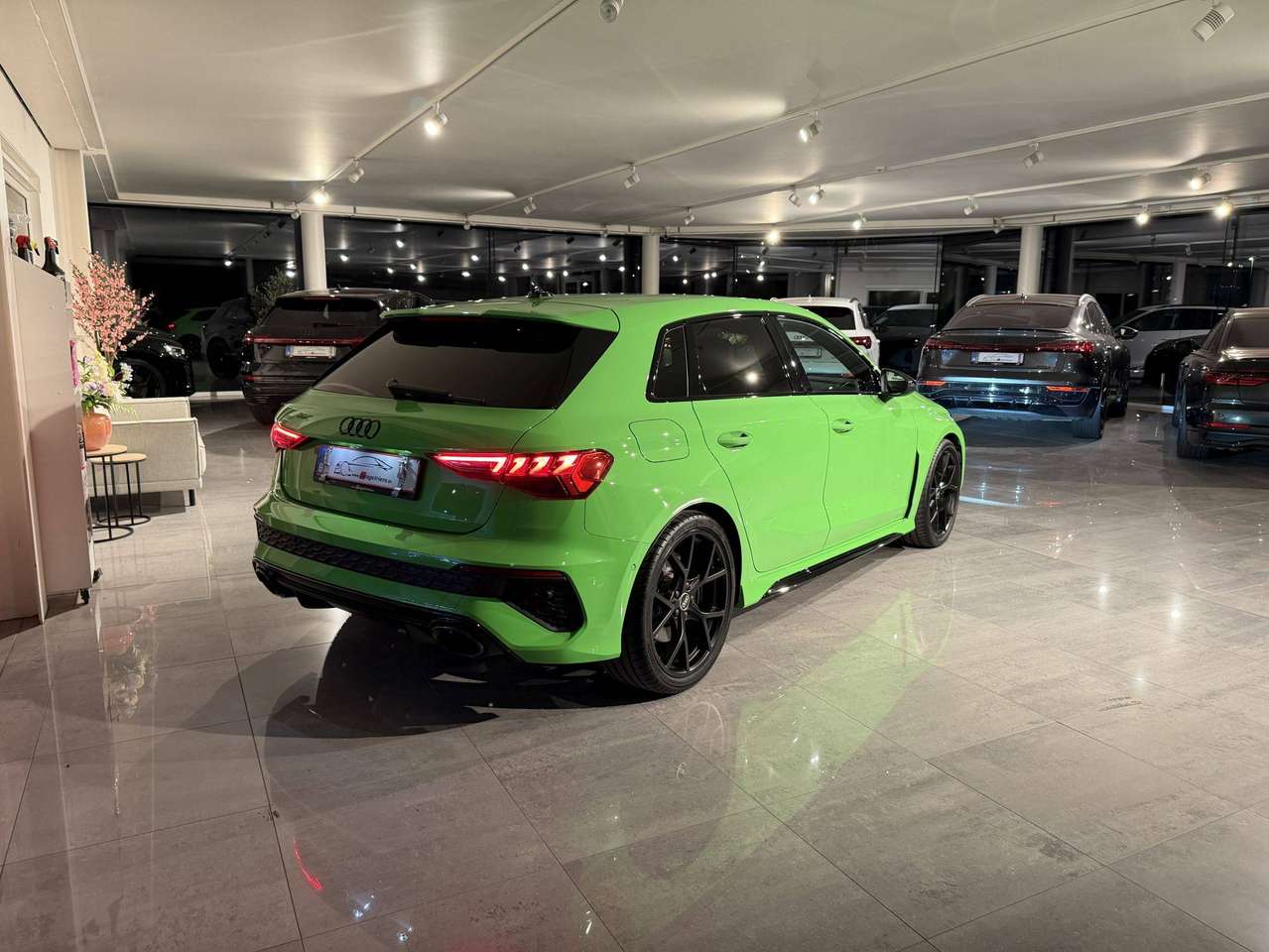 Audi RS3 SPORTBACK * KYALAMI GROEN * AUDI EXCLUSIVE *  DCC * LED * KEY LESS GO * LEDER PACK PLUS  * NAVI * ACC *B&O * MATRIX * — foto 22 van 25