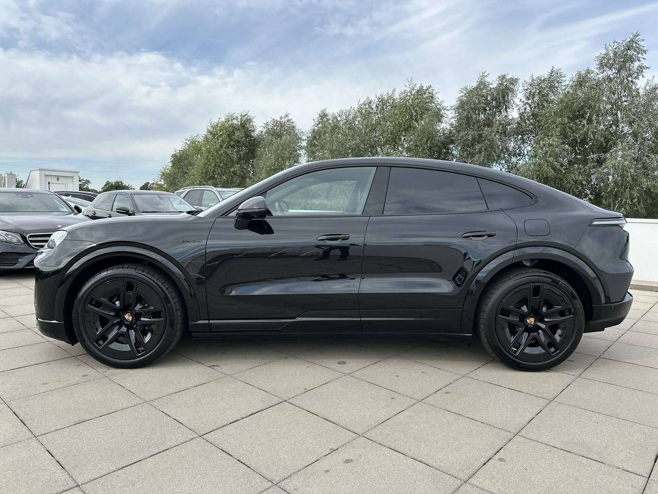 Porsche Cayenne Coupe ELECTRIC Trekhaak  adaptive Sportdesign 22" — foto 4 van 19