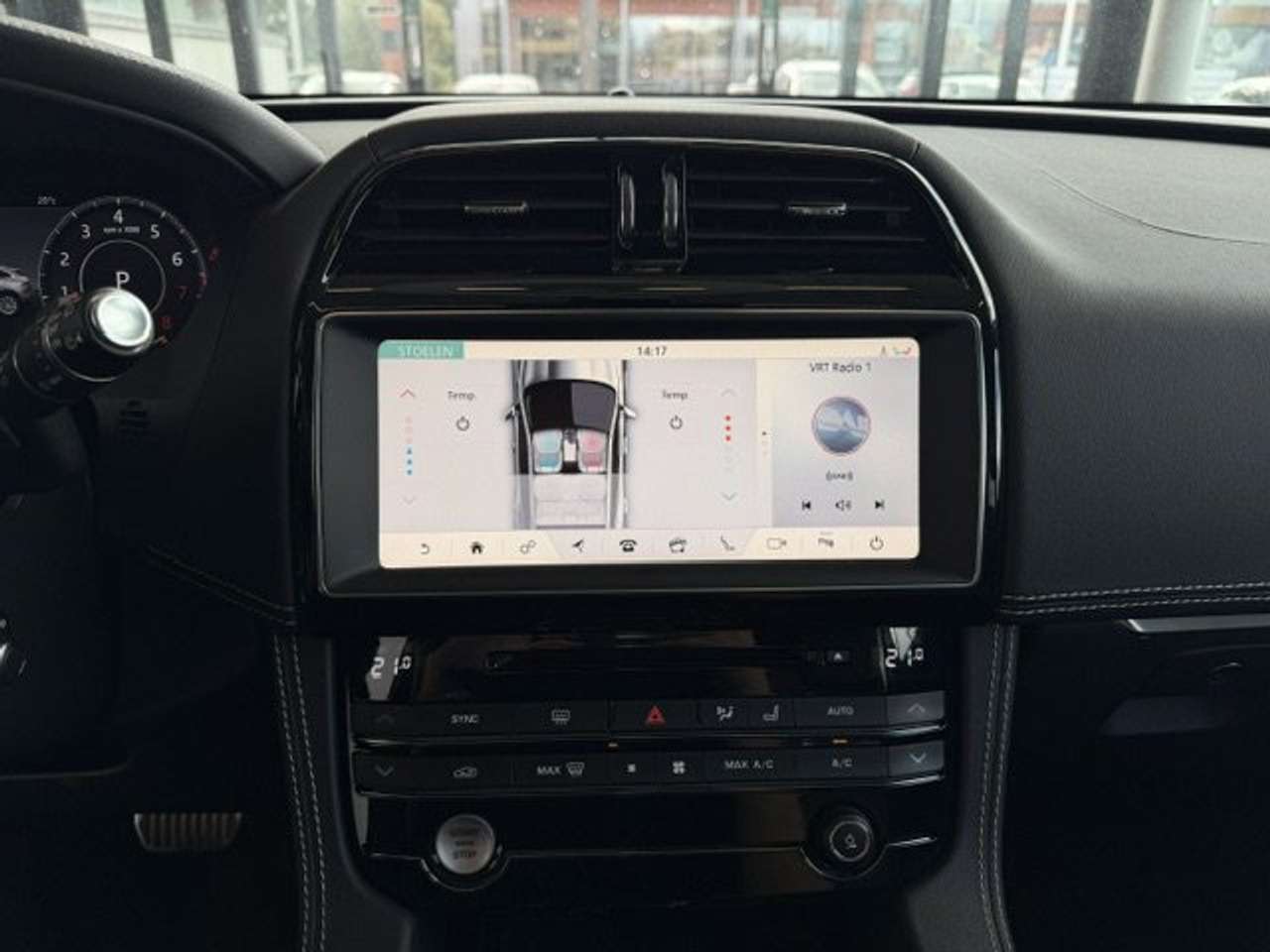 Jaguar F-Pace R-SPORT BENZINE AWD AUTOMAAT-OPEN DAK-SPORT SEATS — foto 20 van 23