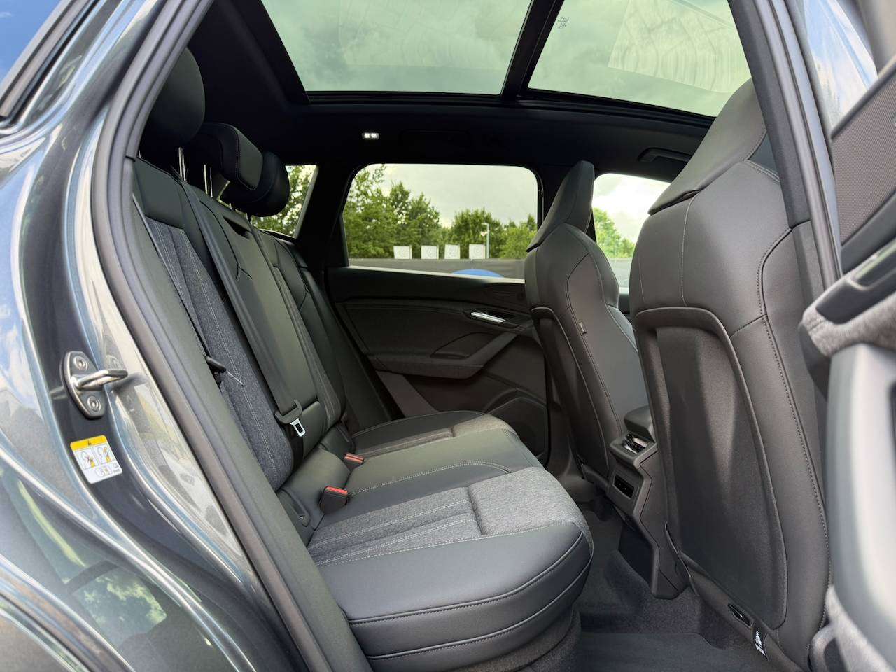 Audi Q6 e-tron 100 kWh PERFORMANCE S LINE EDITION TREKHAAK PANORAMA 360° CAM MEMORY SEATS — foto 10 van 15