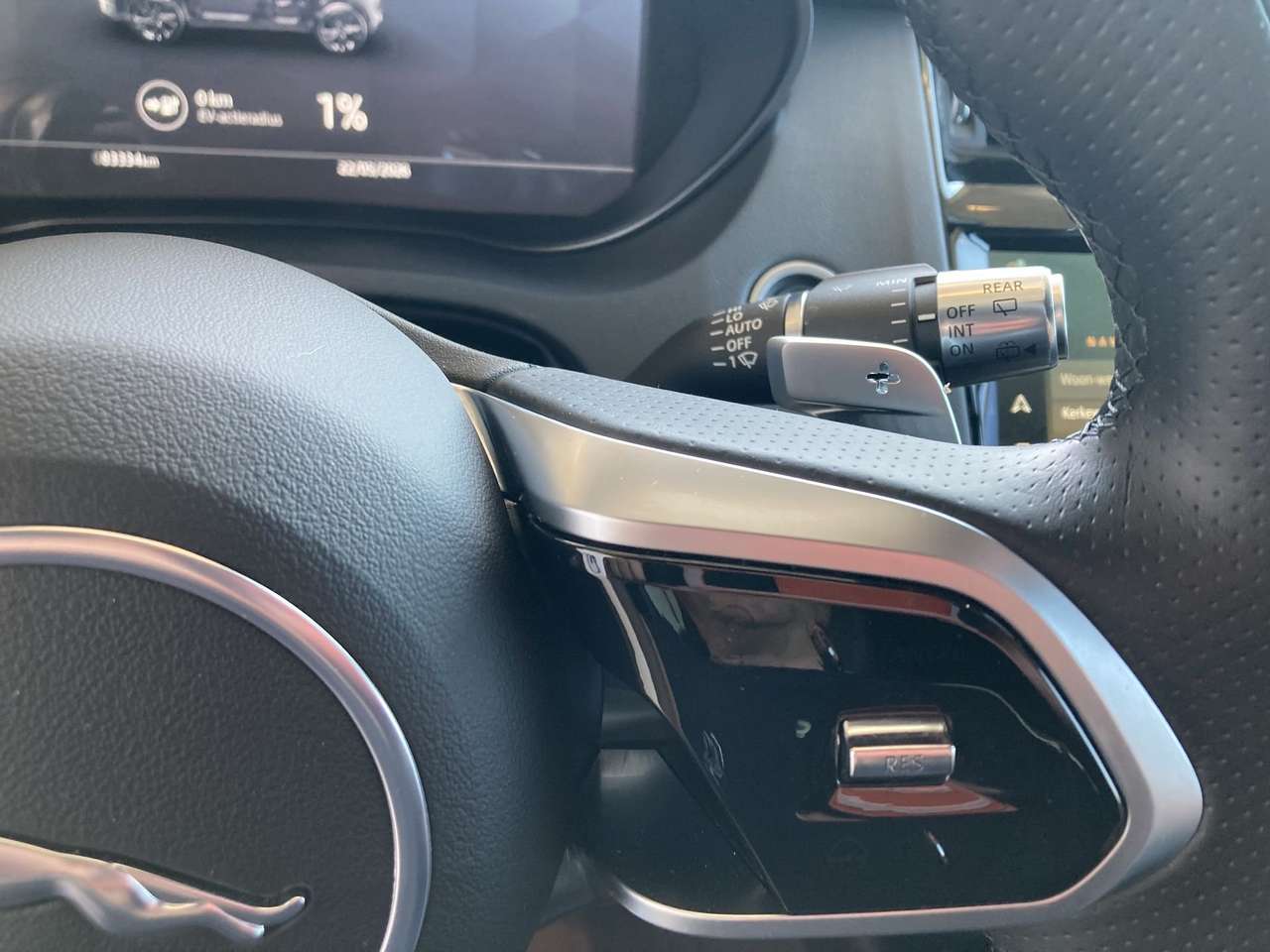 Jaguar E-Pace R-DYNAMIC PLUG IN HYBRIDE AWD AUTOMAAT+TAL VAN OPTIES — foto 16 van 18
