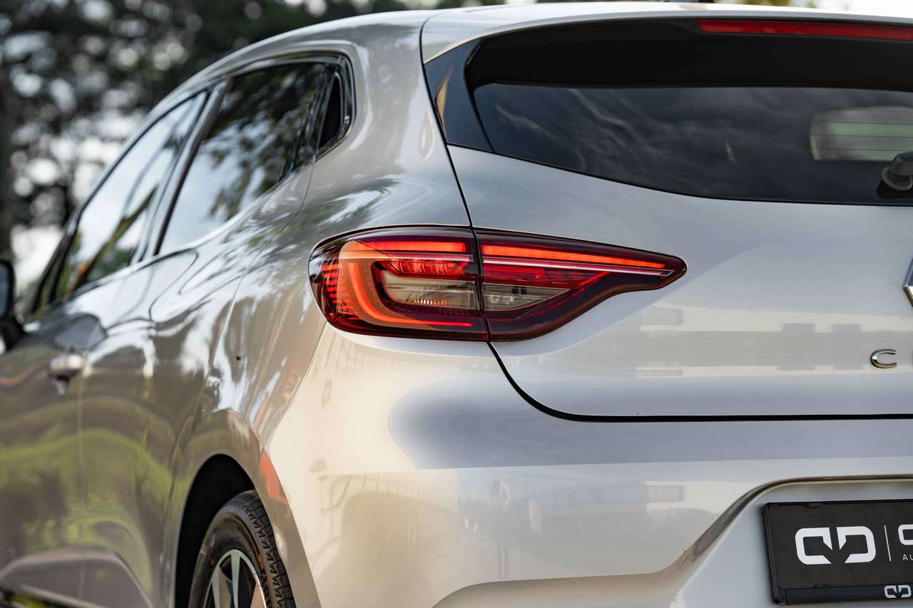 Renault Clio Clio Hybrid 1.6i E-TECH Techno — foto 11 van 25