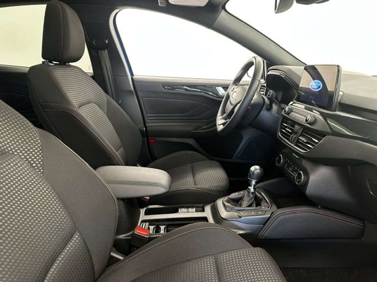 Ford Focus ST-LINE X 155PK BENZINE+OPEN DAK-SLECHTS 28000KM!!! — foto 7 van 17